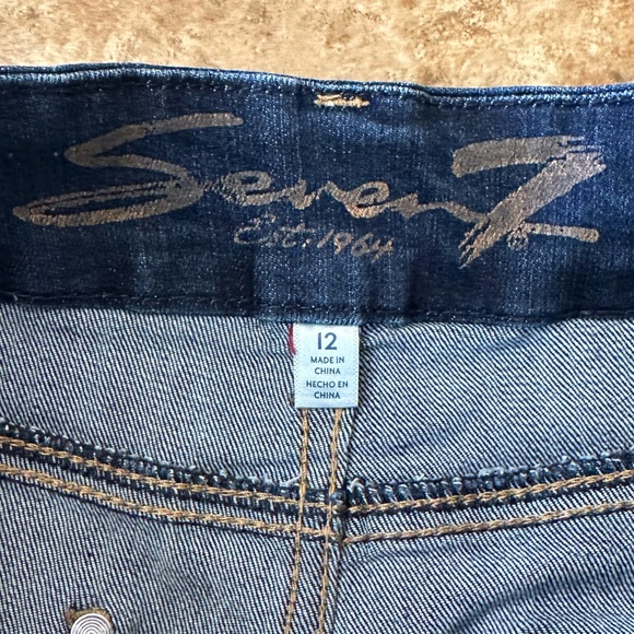 NWOT - SEVEN7 - Straight Leg Jeans Size 12 Embroidered Denim RN 109890 stretch - Picture 6 of 13